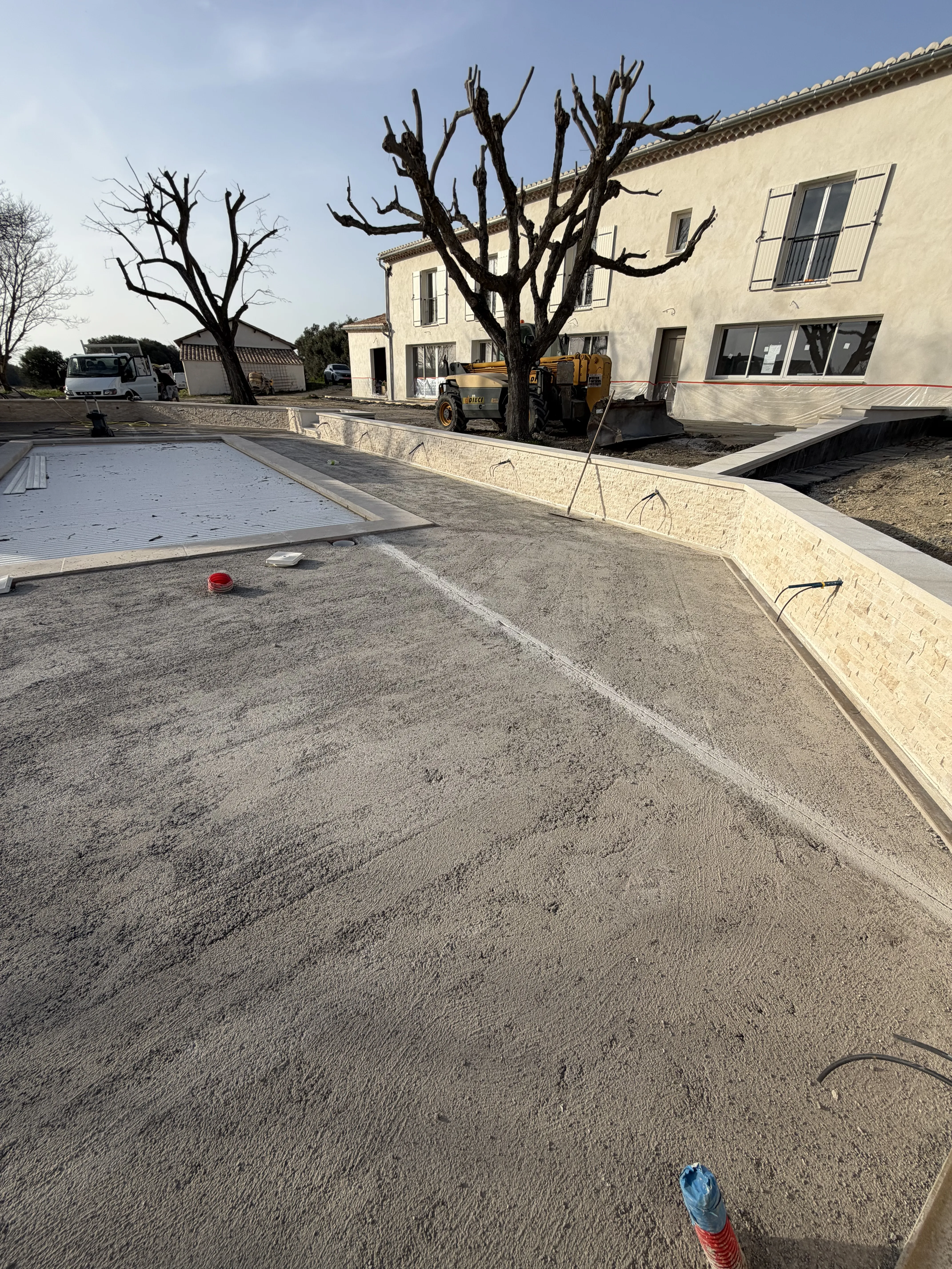 Construction piscine dans le Vaucluse : etapes, budget et points techniques